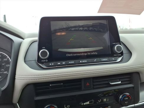 Certified 2025 Nissan Rogue SV image 11