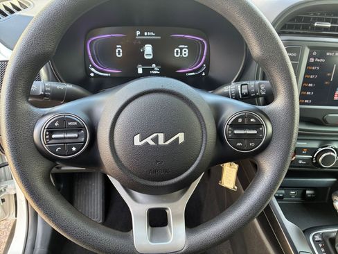 Used 2025 Kia Soul LX w/ LX Technology Package image 25