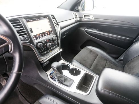 Used 2018 Jeep Grand Cherokee Altitude image 28