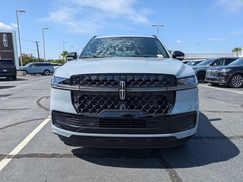 New 2027 Lincoln Navigator Reserve w/ Jet Appearance Package AWD/4WD image 9