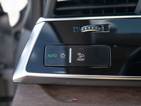 Used 2019 Audi Q8 Prestige AWD/4WD image 37