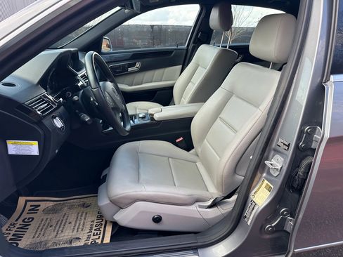 Used 2010 Mercedes-Benz E 350 Sedan image 9