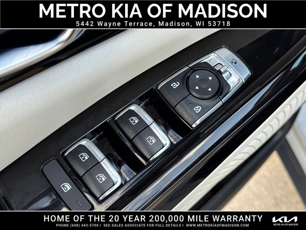 Used 2024 Kia Carnival SX Prestige FWD image 12