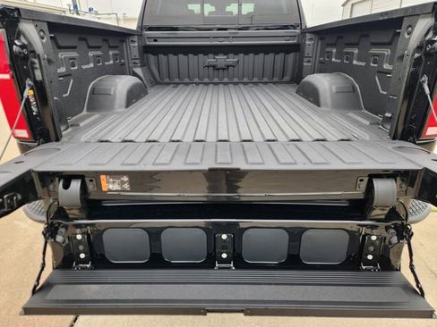 Used 2026 Chevrolet Silverado 2500 ZR2 AWD/4WD image 33