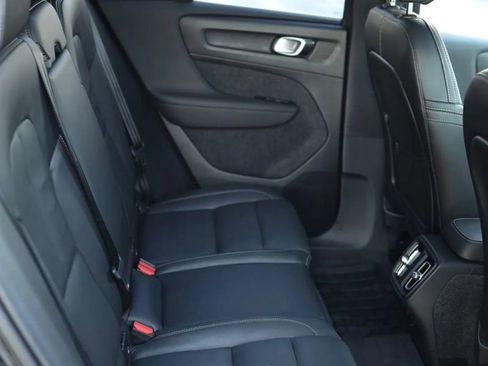Used 2025 Volvo XC40 B5 Core AWD/4WD image 48