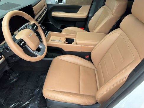 Used 2025 Hyundai Santa Fe Limited FWD image 5
