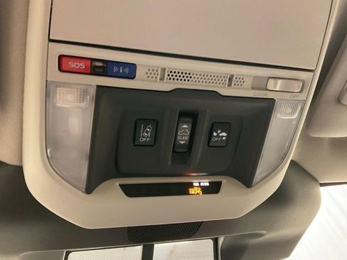 Used 2022 Subaru Forester Premium image 23