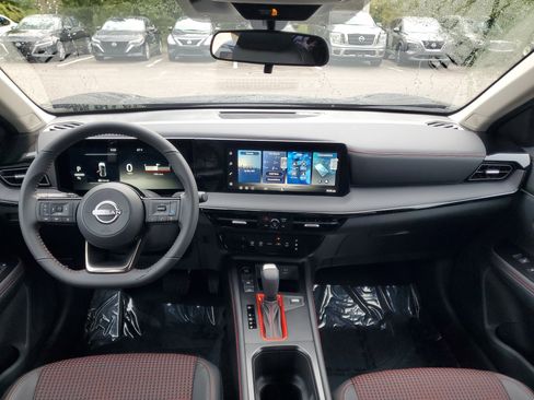 New 2026 Nissan Kicks SR image 10