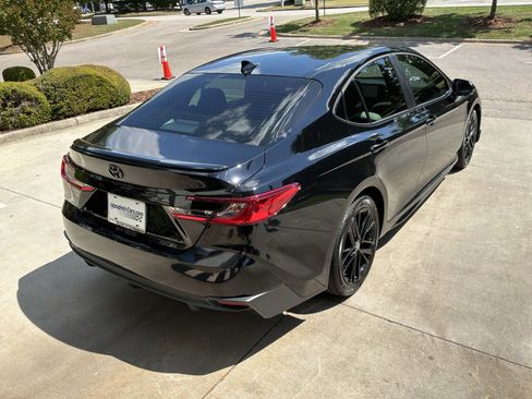 Used 2025 Toyota Camry SE w/ Multimedia Upgrade Package FWD image 10
