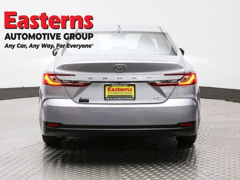 Used 2025 Toyota Camry LE image 6