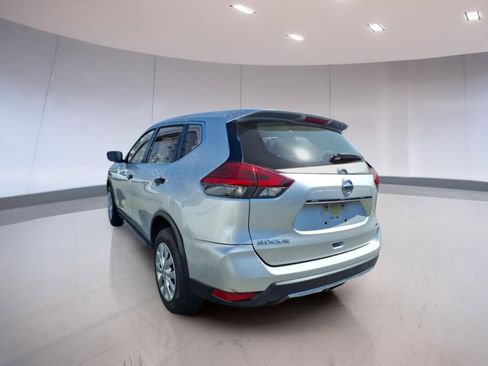 Used 2017 Nissan Rogue S AWD/4WD image 3