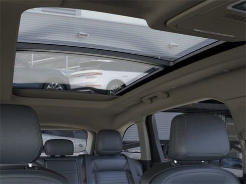 New 2025 Lincoln Nautilus Reserve image 21