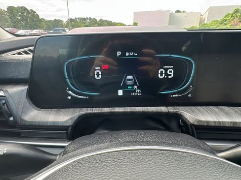 Used 2025 Kia Telluride EX w/ EX Captain's Chair Package image 29