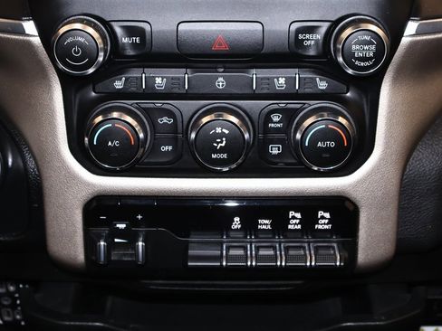 Used 2019 RAM 1500 Laramie image 33