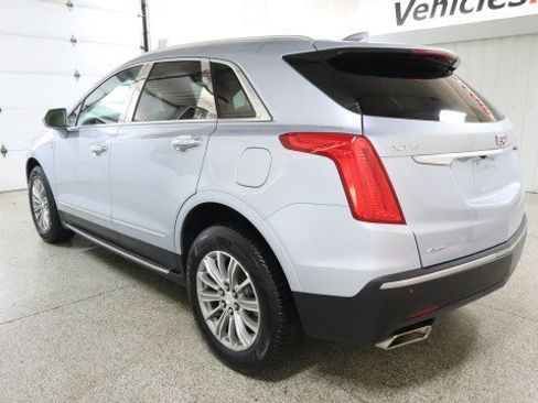 Used 2017 Cadillac XT5 Luxury w/ Driver Awareness Package AWD/4WD image 3