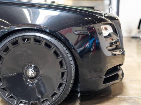 Used 2020 Rolls-Royce Dawn image 42