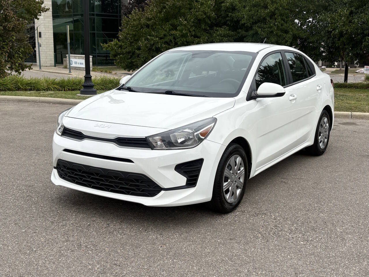 Used 2022 Kia Rio S FWD image 3