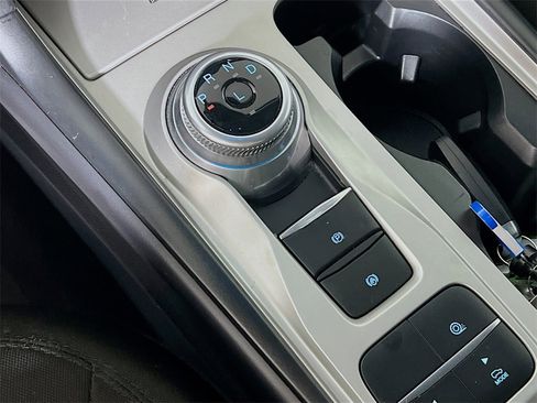 Used 2022 Ford Explorer XLT image 16