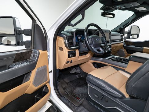 Used 2023 Ford F250 Lariat w/ Chrome Package image 15