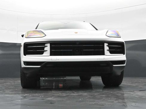 Certified 2024 Porsche Cayenne S AWD/4WD image 46