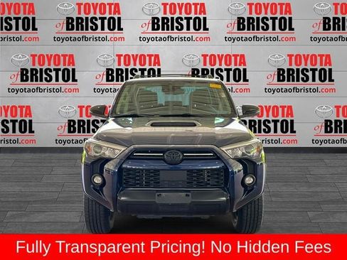 Used 2021 Toyota 4Runner Venture w/ Moonroof Package AWD/4WD image 9