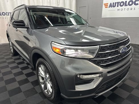 Used 2024 Ford Explorer XLT w/ Equipment Group 202A AWD/4WD image 3