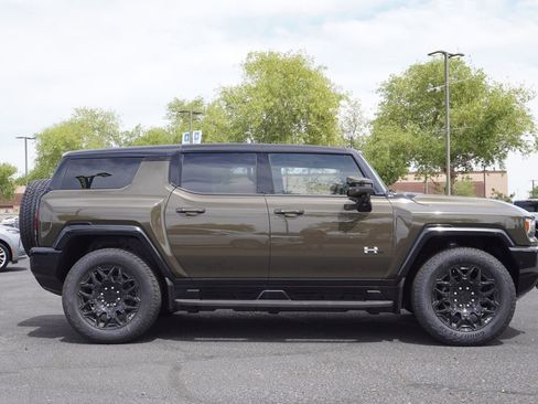New 2025 GMC Hummer EV 2X image 2
