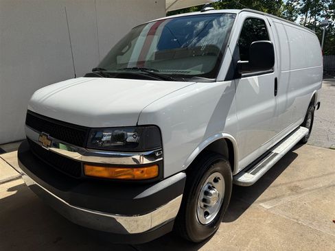 Used 2025 Chevrolet Express 2500 w/ Driver Convenience Package RWD image 12