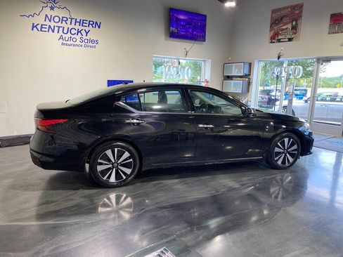 Used 2022 Nissan Altima 2.5 SL FWD image 2