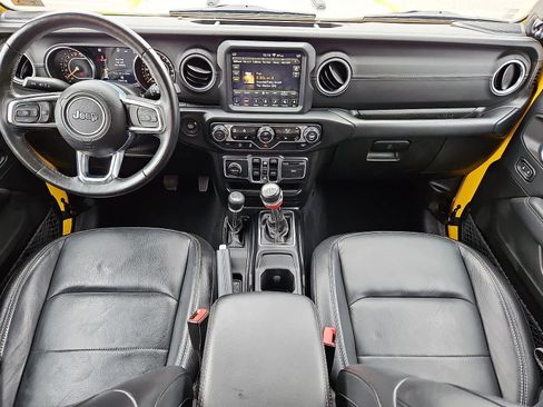 Used 2018 Jeep Wrangler Unlimited Sahara AWD/4WD image 11