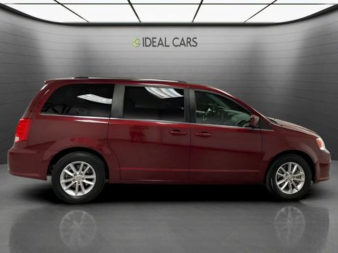 Used 2019 Dodge Grand Caravan SXT FWD image 4