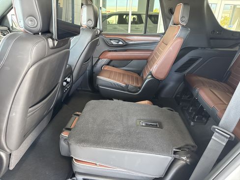 Used 2024 GMC Yukon Denali Ultimate AWD/4WD image 37