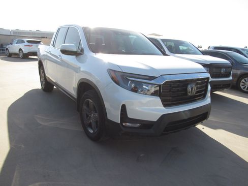 Used 2023 Honda Ridgeline RTL-E image 2