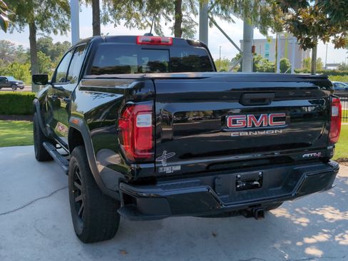 Used 2024 GMC Canyon AT4 AWD/4WD image 8