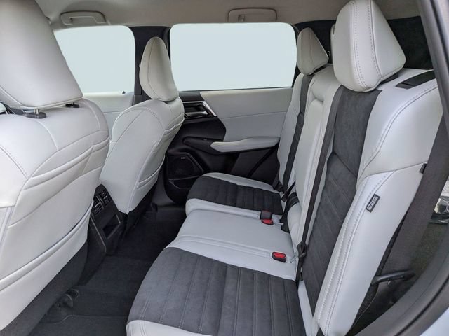 New 2026 Mitsubishi Outlander SE FWD image 12