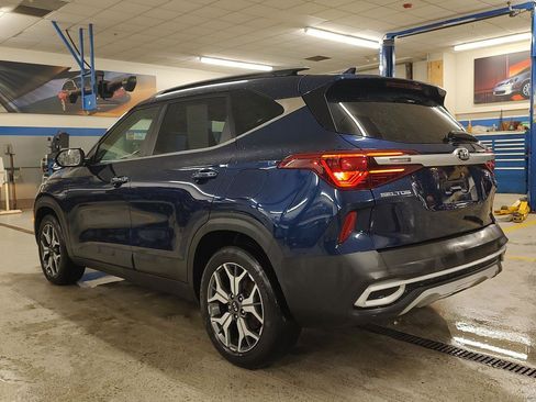Used 2021 Kia Seltos EX image 28