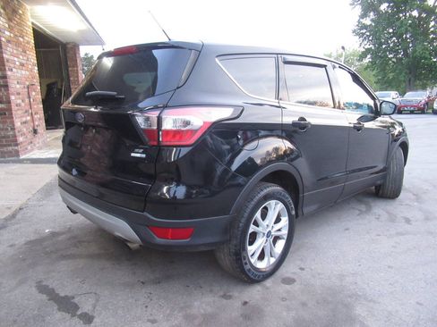Used 2017 Ford Escape SE AWD/4WD image 9