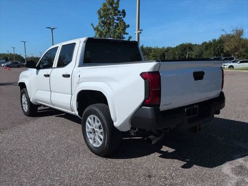 Certified 2024 Toyota Tacoma SR AWD/4WD image 4