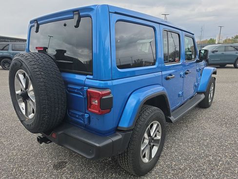 Used 2022 Jeep Wrangler Unlimited Sahara w/ Cold Weather Group image 12