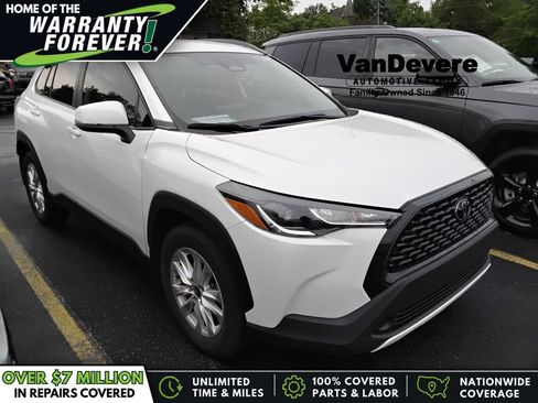 Used 2024 Toyota Corolla Cross LE FWD image 1