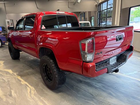 Used 2017 Toyota Tacoma SR w/ Tow Package AWD/4WD image 29