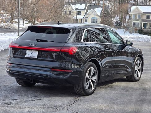 Used 2024 Audi Q8 e-tron Premium Plus image 6