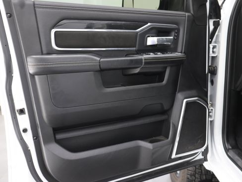 Used 2022 RAM 2500 Laramie w/ Night Edition AWD/4WD image 44