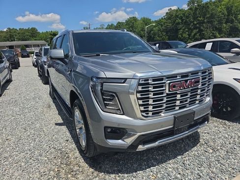 Used 2025 GMC Yukon XL Denali AWD/4WD image 2