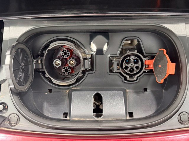 Used 2020 Nissan Leaf SV w/ Protection Package FWD image 34