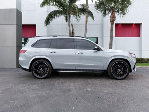 Used 2025 Mercedes-Benz GLS 580 GLS 580 image 2