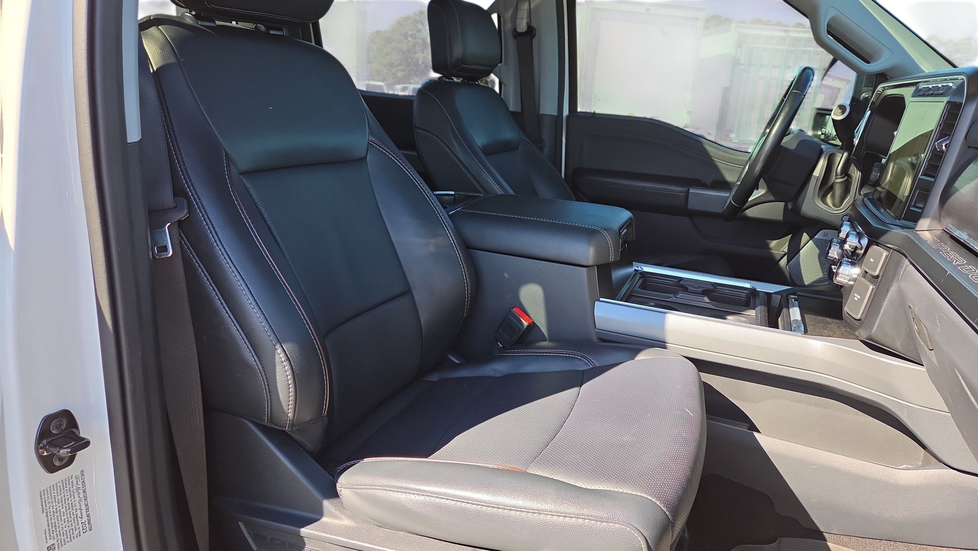 Used 2024 Ford F250 Lariat w/ Lariat Ultimate Package AWD/4WD image 28