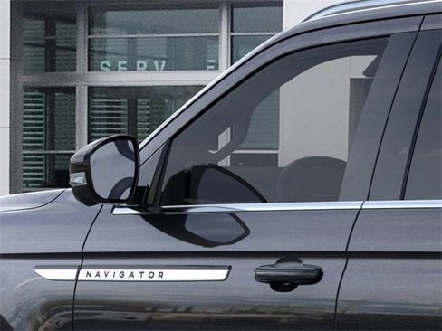 New 2025 Lincoln Navigator Reserve image 20