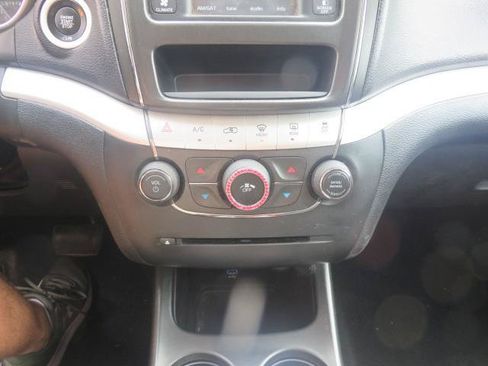 Used 2017 Dodge Journey Crossroad AWD/4WD image 18