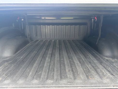 Used 2022 RAM 1500 Laramie AWD/4WD image 9